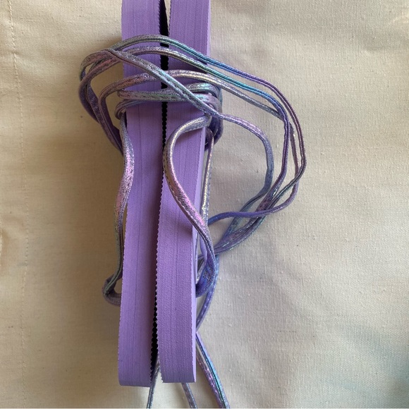 H&M purple iridescent flip flop lace up flats sandals 5-6 women’s size BRAND NEW - Picture 5 of 8